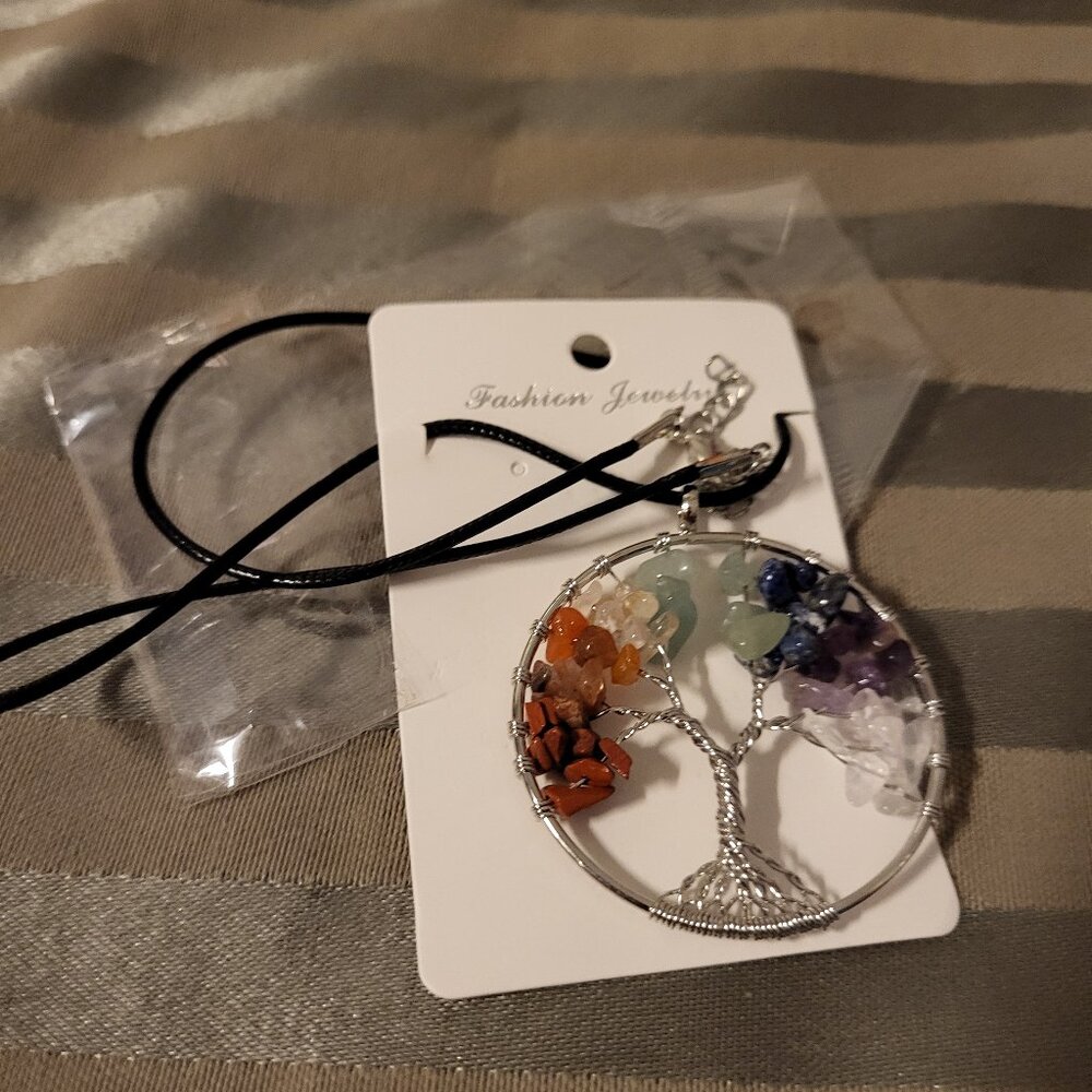 Tree of Life Gemstone Silvertone Setting/Chain in Package, NWOT